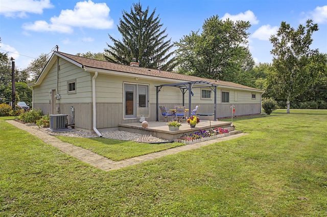 7676 Southmoor Drive, Monroe, MI 48161