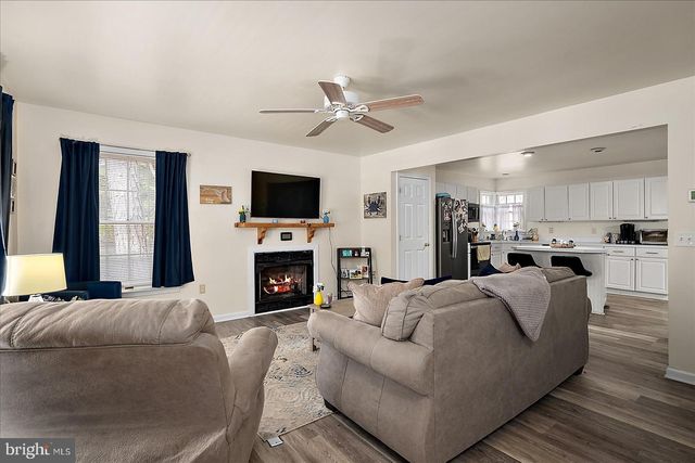 4 MAYFLOWER CT, Ocean Pines, MD 21811