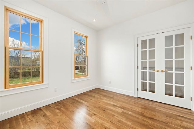 351 SE 4th Street, Bentonville, AR 72712