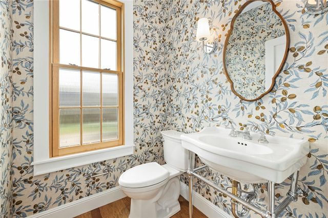 351 SE 4th Street, Bentonville, AR 72712