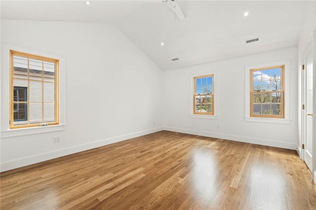 351 SE 4th Street, Bentonville, AR 72712