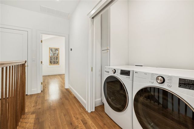 351 SE 4th Street, Bentonville, AR 72712