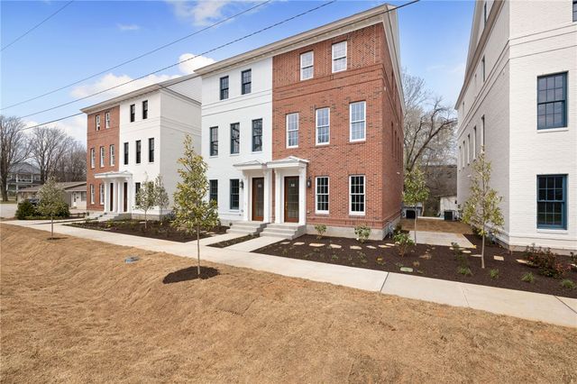 351 SE 4th Street, Bentonville, AR 72712