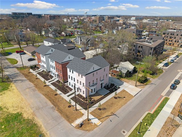 351 SE 4th Street, Bentonville, AR 72712