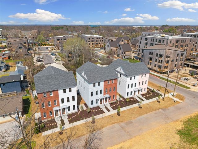 351 SE 4th Street, Bentonville, AR 72712