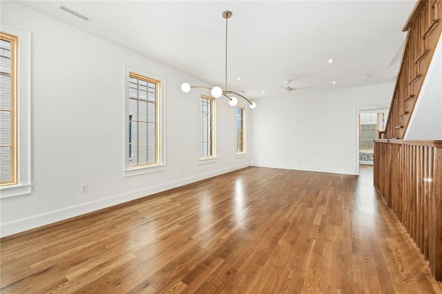 351 SE 4th Street, Bentonville, AR 72712