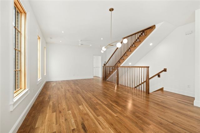 351 SE 4th Street, Bentonville, AR 72712