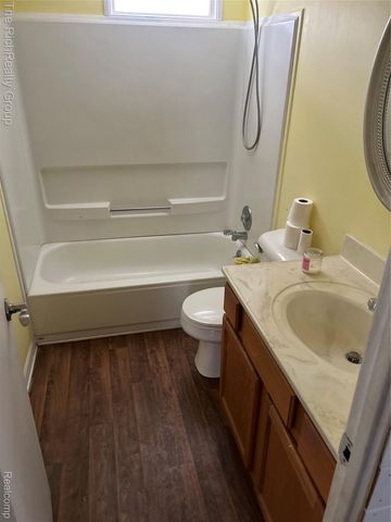 1818 Swaney Road, Walled Lake, MI 48390