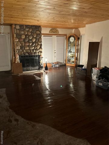 1818 Swaney Road, Walled Lake, MI 48390