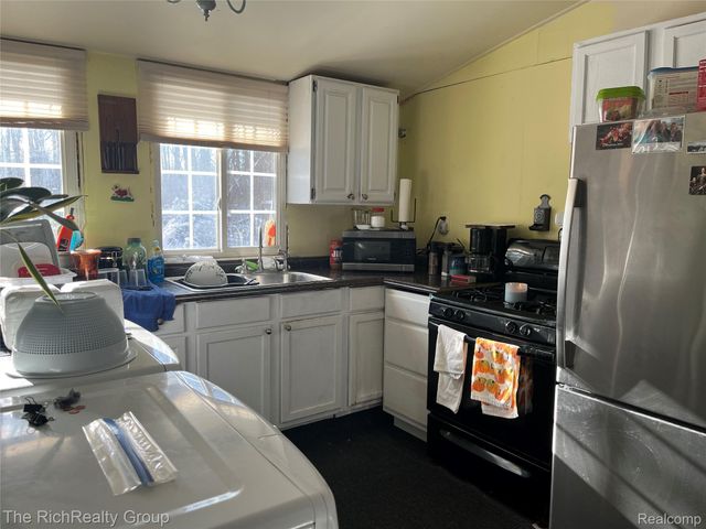 1818 Swaney Road, Walled Lake, MI 48390