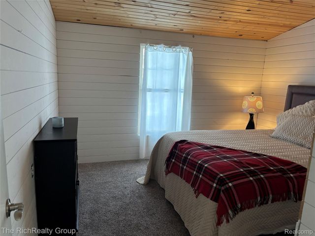 1818 Swaney Road, Walled Lake, MI 48390