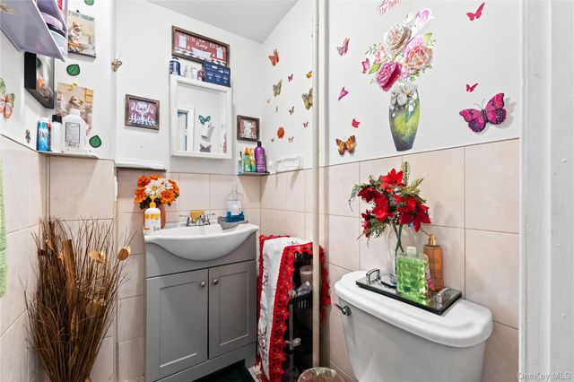 667 E 230th Street, Bronx, NY 10466