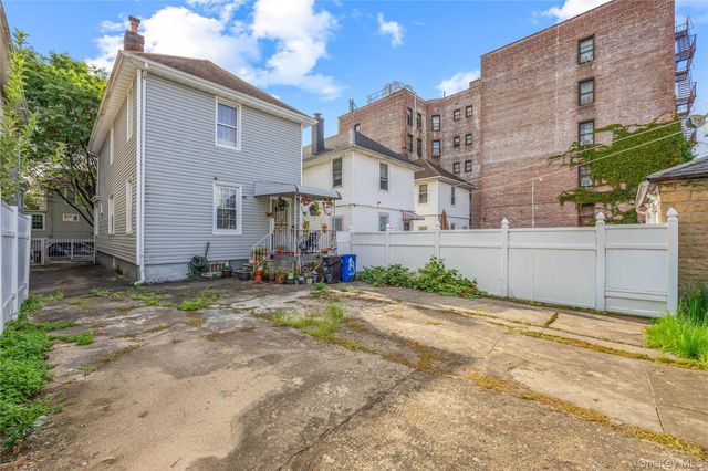 667 E 230th Street, Bronx, NY 10466