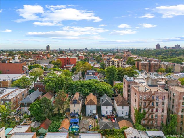 667 E 230th Street, Bronx, NY 10466