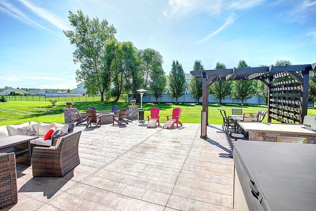 6175 Omega Drive, Farmington, NY 14425