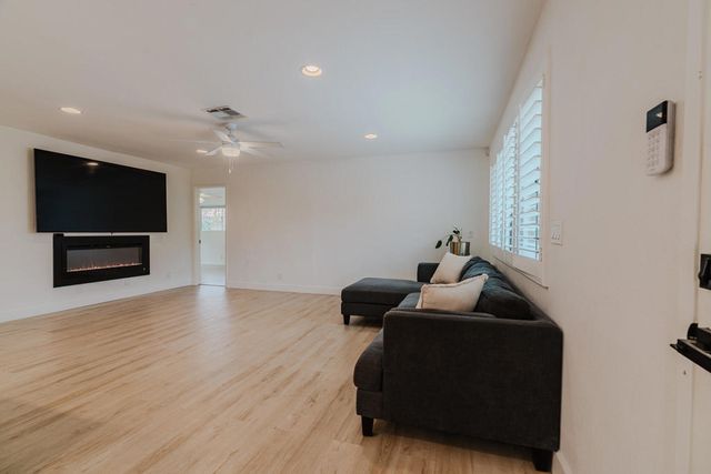 52801 Avenida Alvarado, La Quinta, CA 92253