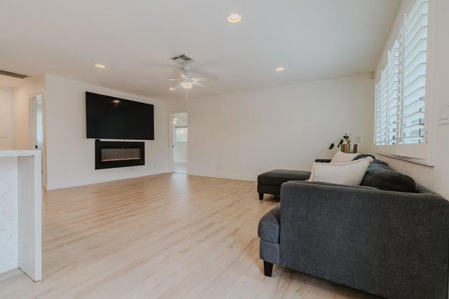 52801 Avenida Alvarado, La Quinta, CA 92253