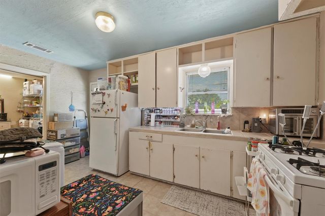 8506 Montridge Drive, Houston, TX 77055