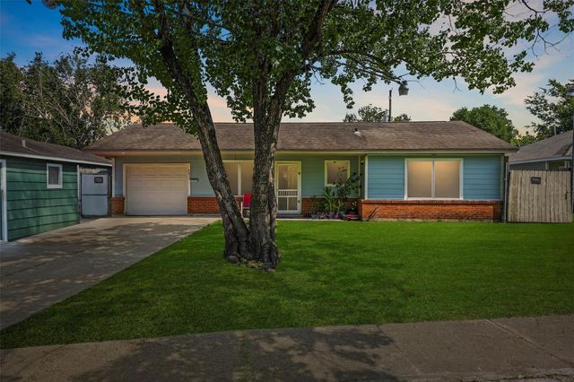 8506 Montridge Drive, Houston, TX 77055