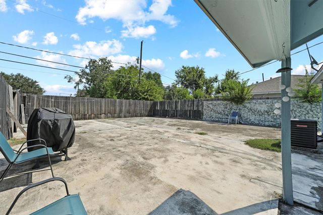 8506 Montridge Drive, Houston, TX 77055