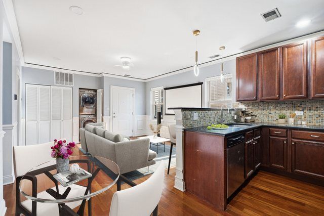 4109 W Eastwood Avenue 2, Chicago, IL 60630