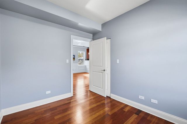 4109 W Eastwood Avenue 2, Chicago, IL 60630