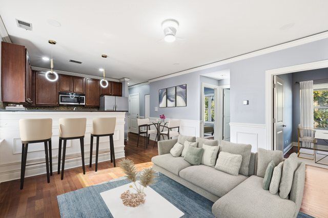 4109 W Eastwood Avenue 2, Chicago, IL 60630