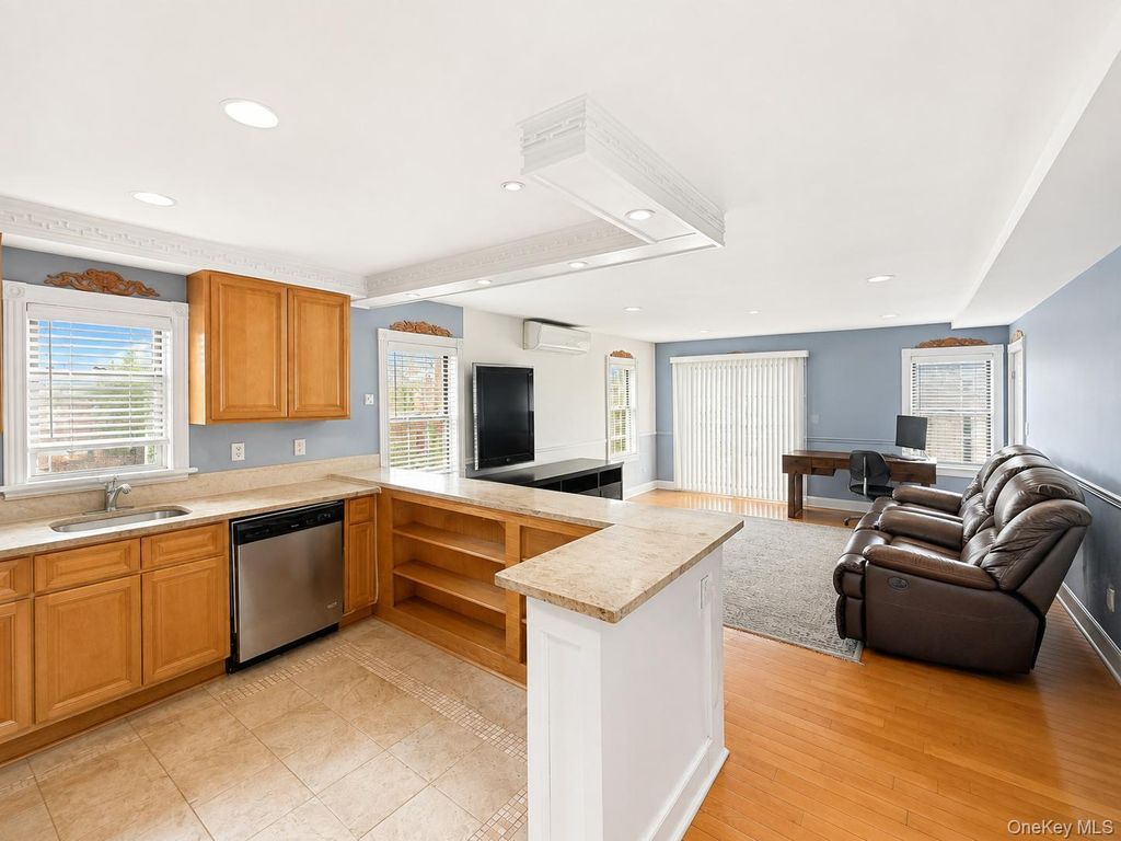 125-19 14th Ave., College Point, NY 11356 — photo 3