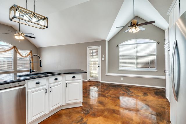 613 Castleford Drive, Allen, TX 75013