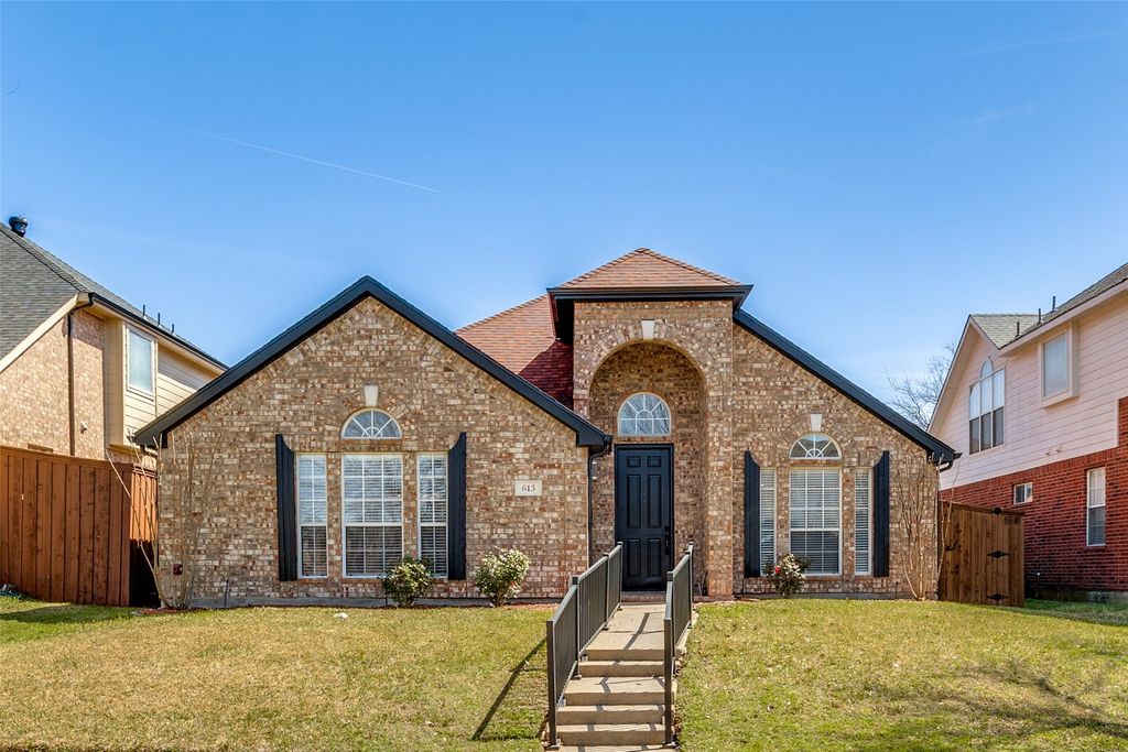613 Castleford Drive, Allen, TX 75013