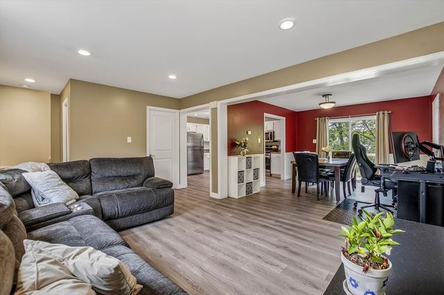 9 Romoli Avenue 9, Attleboro, MA 02703