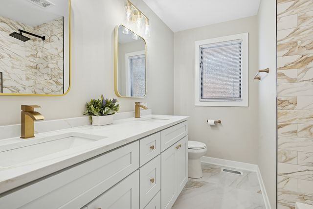 5345 S Nordica Avenue, Chicago, IL 60638