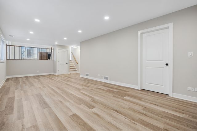 5345 S Nordica Avenue, Chicago, IL 60638