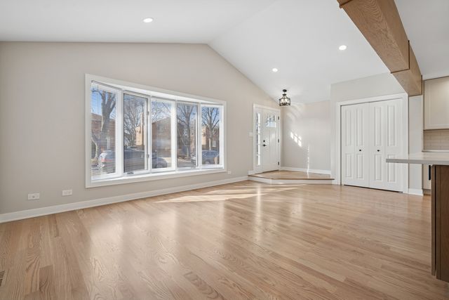 5345 S Nordica Avenue, Chicago, IL 60638