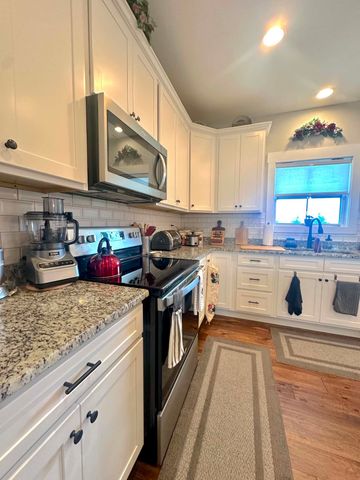 311 Autumn Hills Dr, Rickman, TN 38580