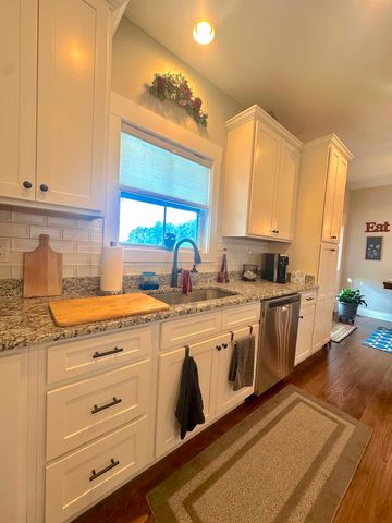 311 Autumn Hills Dr, Rickman, TN 38580