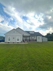 311 Autumn Hills Dr, Rickman, TN 38580
