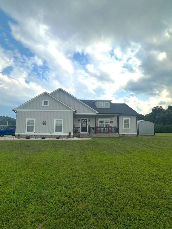 311 Autumn Hills Dr, Rickman, TN 38580