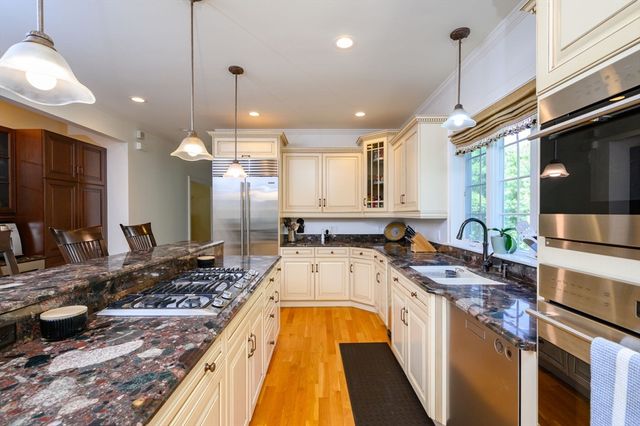 36 Stone Meadow Ln, Hanover, MA 02339