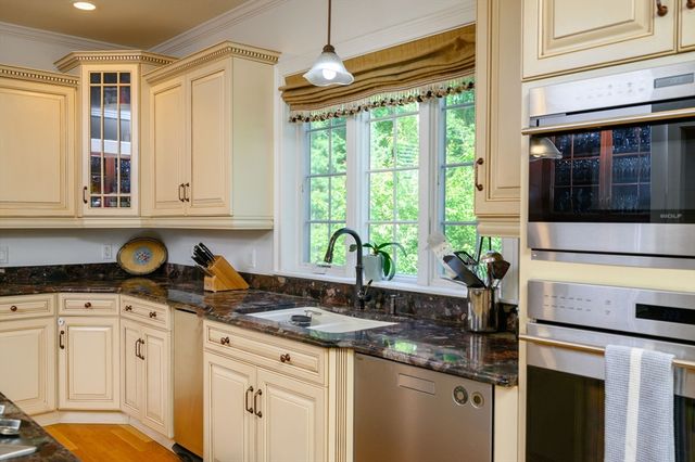 36 Stone Meadow Ln, Hanover, MA 02339