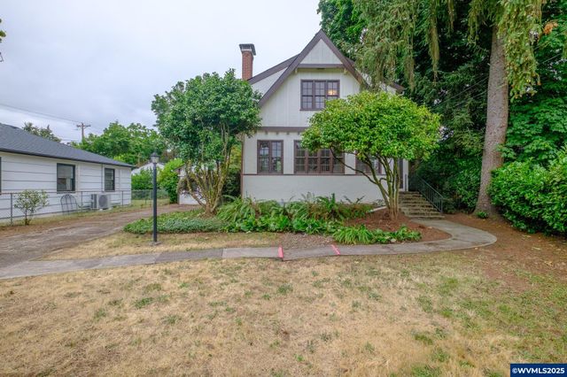 1082 Electric Av SE, Salem, OR 97302