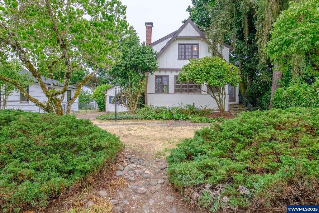 1082 Electric Av SE, Salem, OR 97302