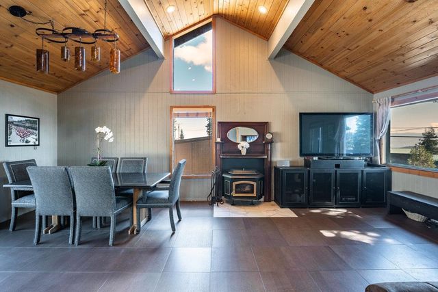 13861 Skislope Way, Truckee, CA 96161