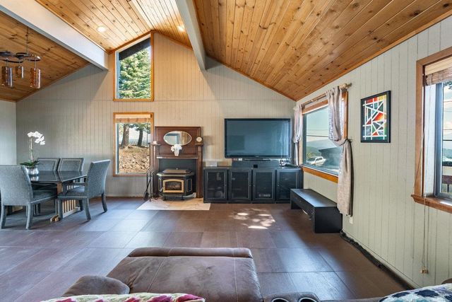 13861 Skislope Way, Truckee, CA 96161