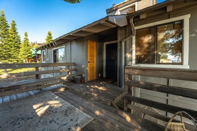 13861 Skislope Way, Truckee, CA 96161