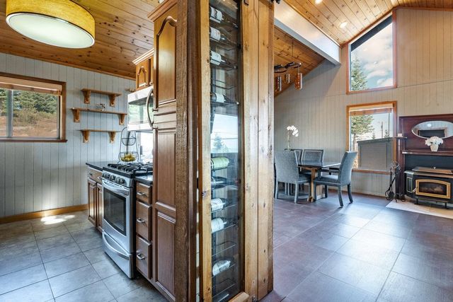 13861 Skislope Way, Truckee, CA 96161