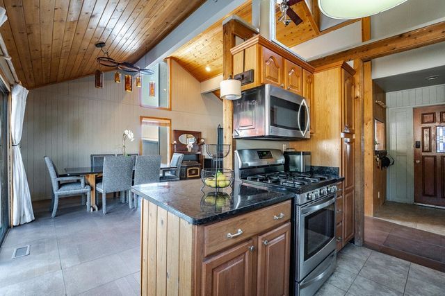 13861 Skislope Way, Truckee, CA 96161