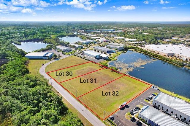 13836 MONROES BUSINESS PARK Lot 32, Tampa, FL 33635