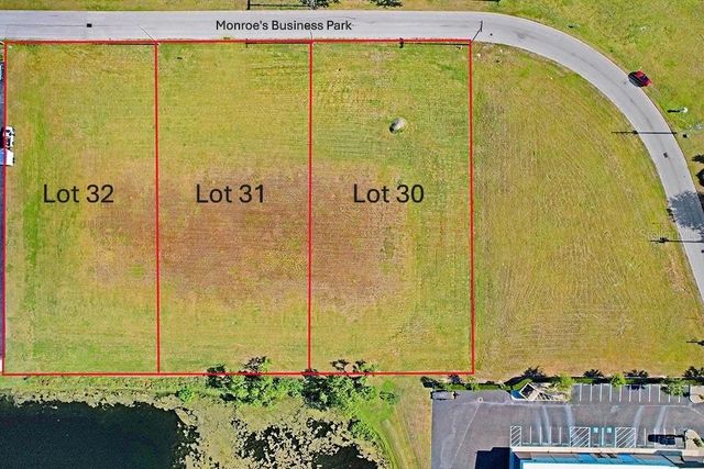 13836 MONROES BUSINESS PARK Lot 32, Tampa, FL 33635