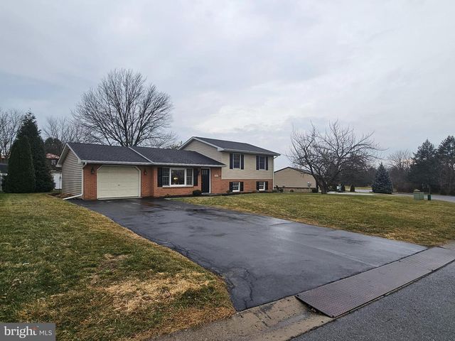 260 BAUMGARDNER DR, Greencastle, PA 17225